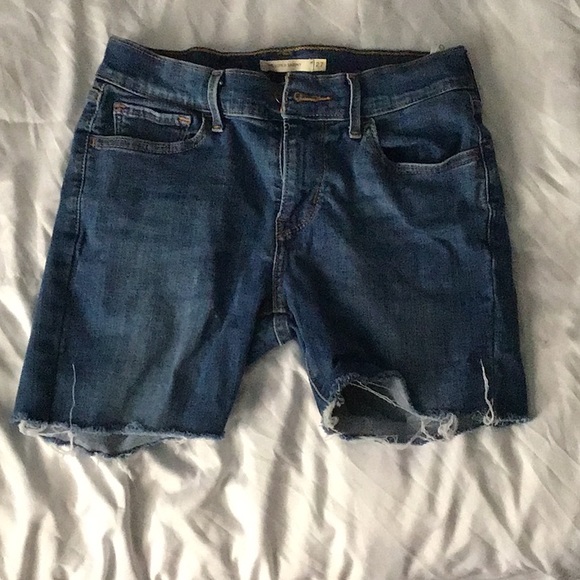 Shorts - Picture 2 of 3